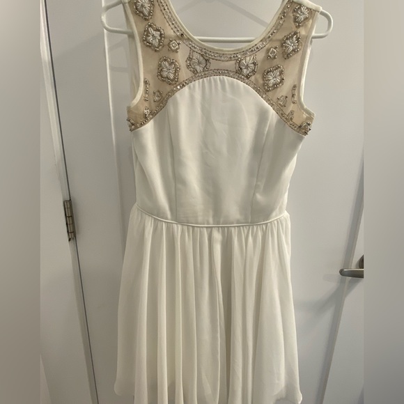 City Triangles size 7 white dress - Picture 2 of 4